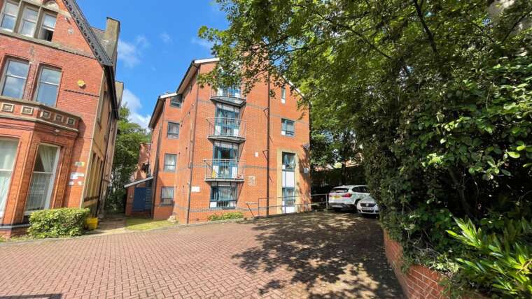 Flat 1 Clarendon Road, 69 Clarendon Road, LS2