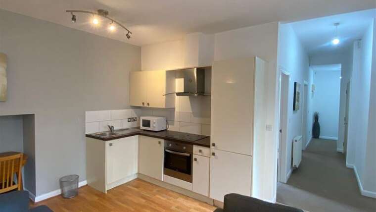 Burley Road, Leeds, LS4